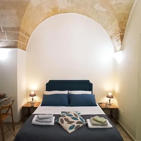 Palazzo Saraceno Apartment-taras Διαμέρισμα Ταράντο
